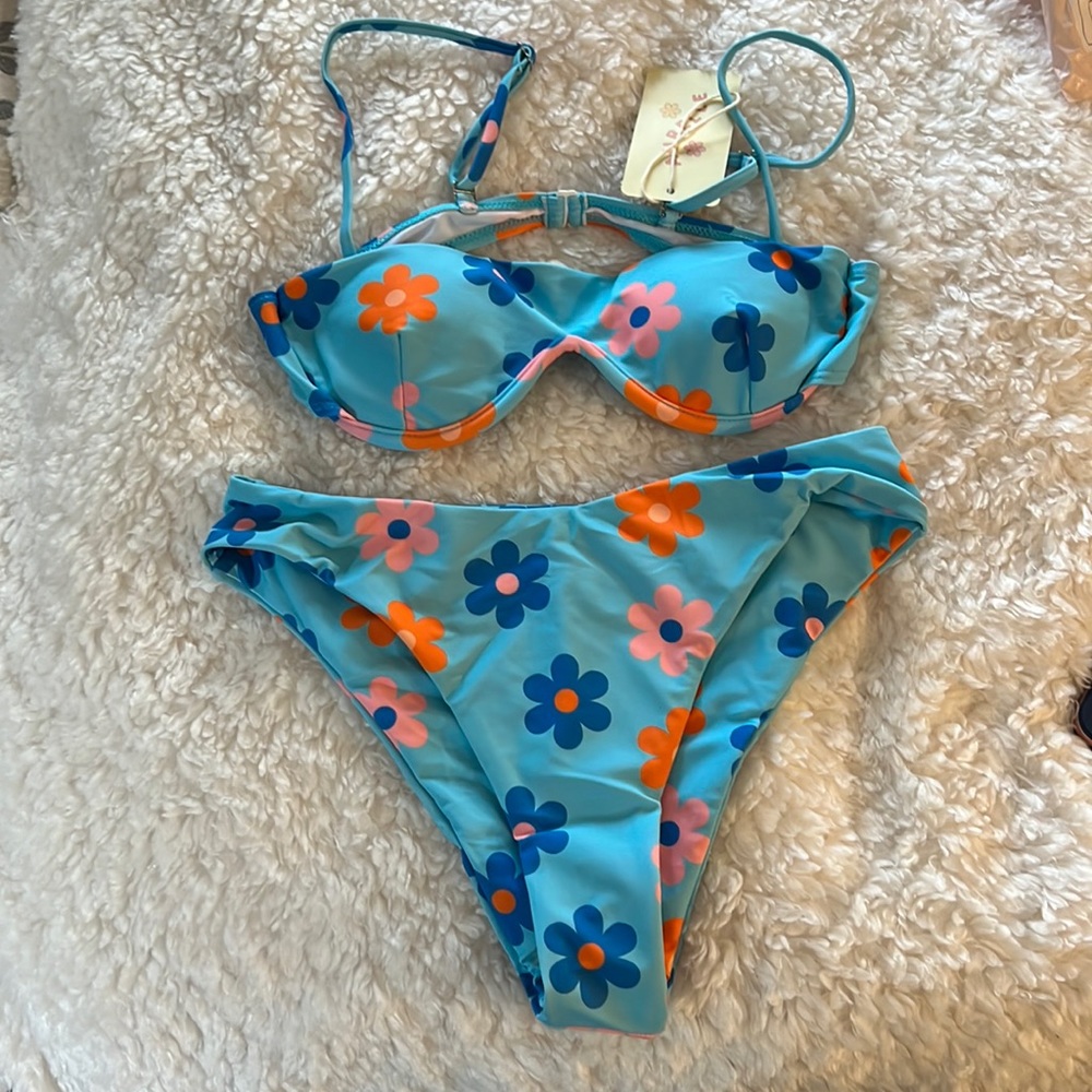 NWT AURELLE BIKINI